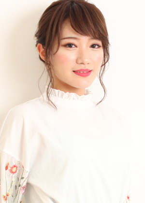 スタイリストデビューのお知らせ 目白店 伊藤愛 美容院 美容室 ヘアサロンならza Za ザザ