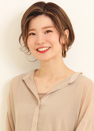 スタイリストデビューのお知らせ 高田馬場店 内藤 裕夏 美容院 美容室 ヘアサロンならza Za ザザ